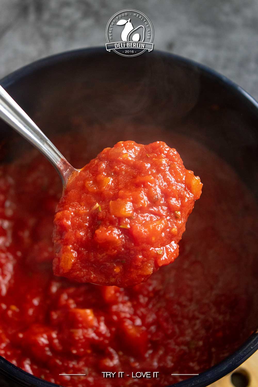 Genussvolles Grundrezept für Selbstgemachte Tomatensauce: Sonnengereifte Aromen zum Verlieben